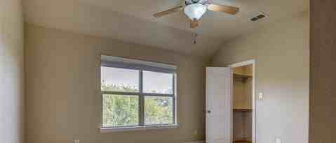 Building Photo - 725 Rembrandt Ct