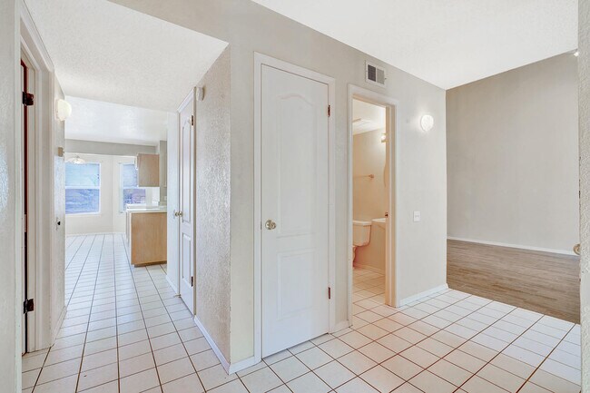 Building Photo - 7408 Big Bend Dr