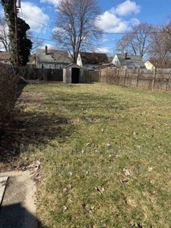 Building Photo - 1522 Longfellow Ave