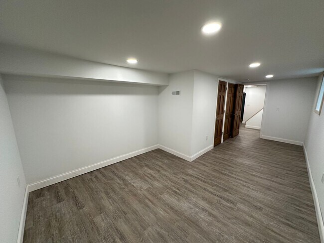Building Photo - W 8th Ave 403-405 &amp; Belmont Ave 1523 RGI