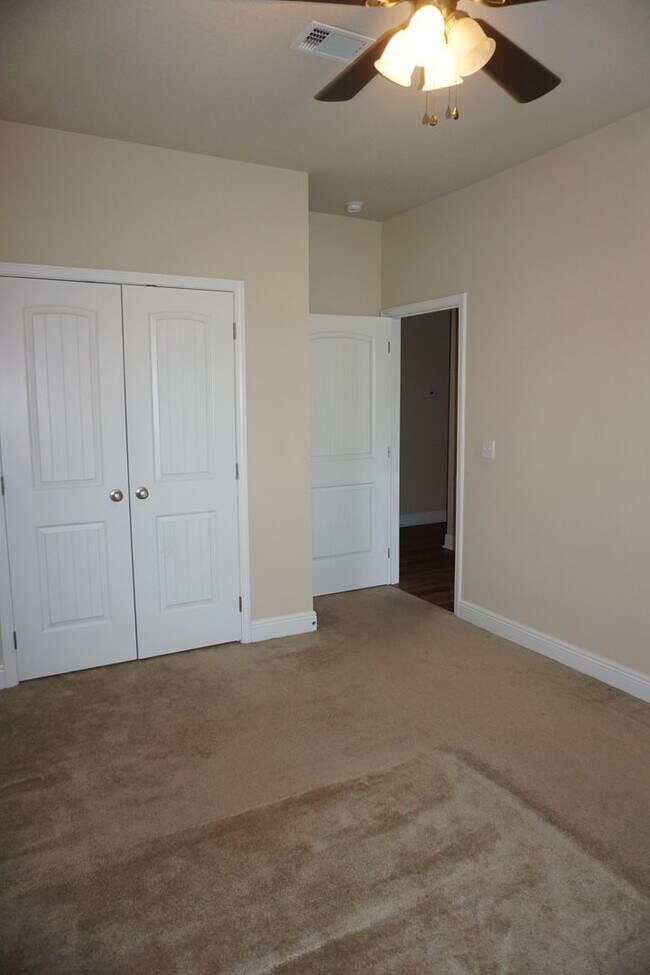 Building Photo - Crestivew: 4 Bedroom in Liberty Oaks