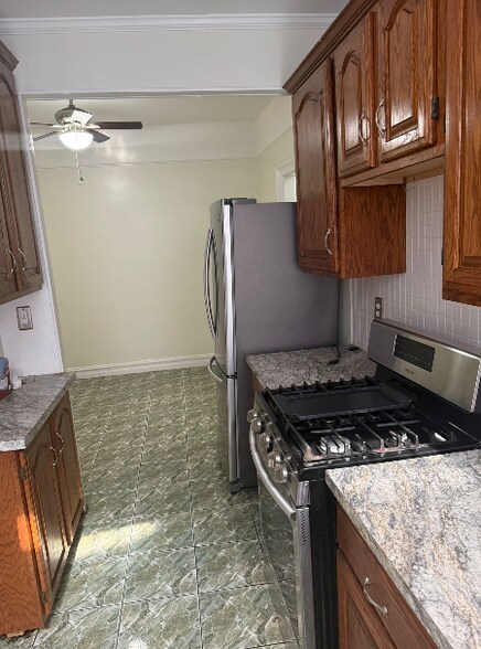 Building Photo - 813 Lenox Rd