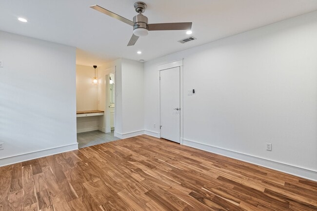 Building Photo - Beautiful 4 bedroom, 2.5 bathroom home in North Austin!!!
