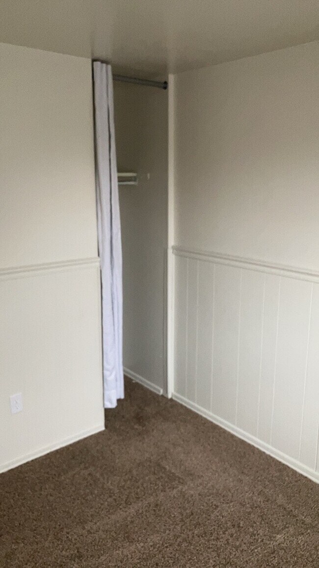 Building Photo - 105 Woodard Dr