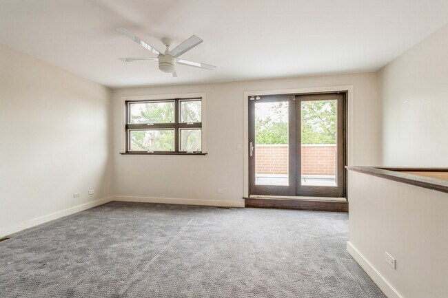 Building Photo - 7209 N Oakley Ave