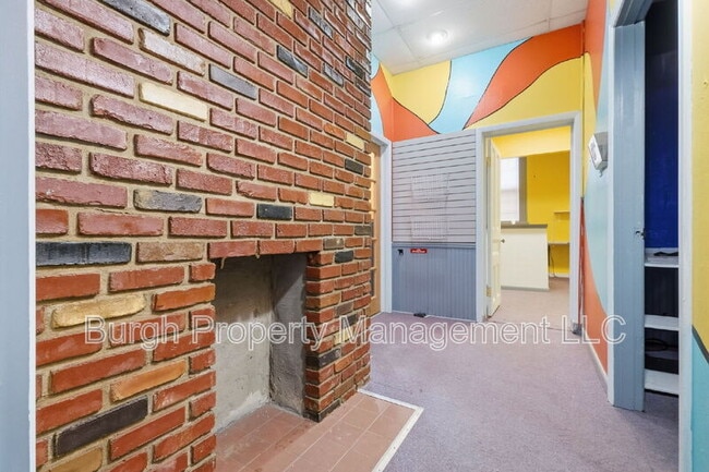 Building Photo - 502 Walnut Ave