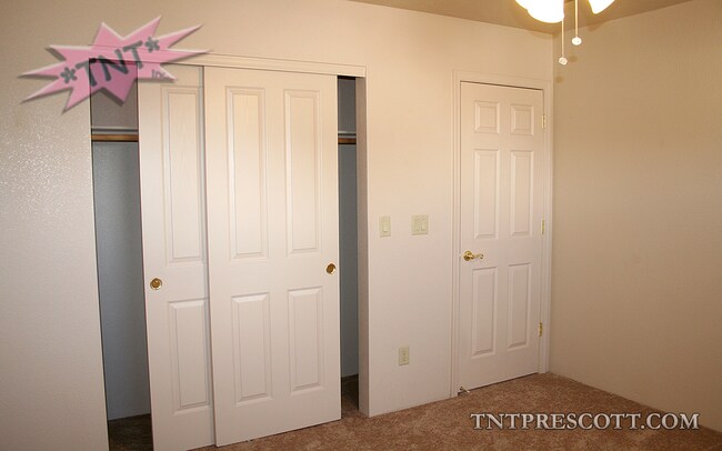 Building Photo - Home in Cliff Rose HOA ~ Winter Special!!