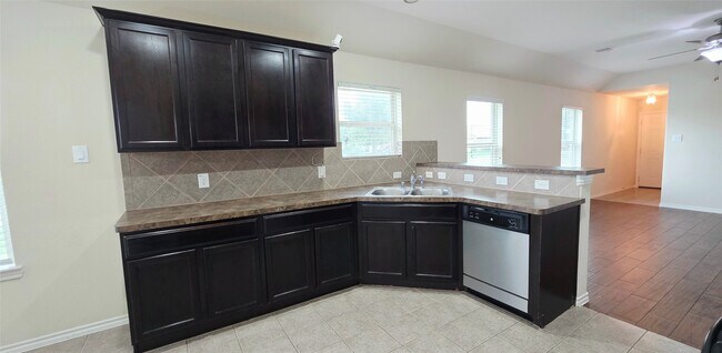 Building Photo - 2767 Morgensen Dr