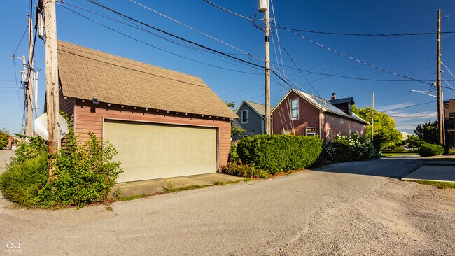 Building Photo - 607 Lord St