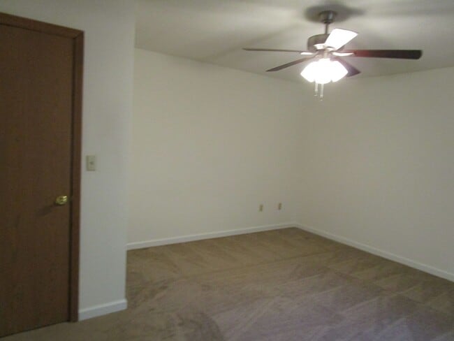 Building Photo - 3550-3552 Prescott Dr.