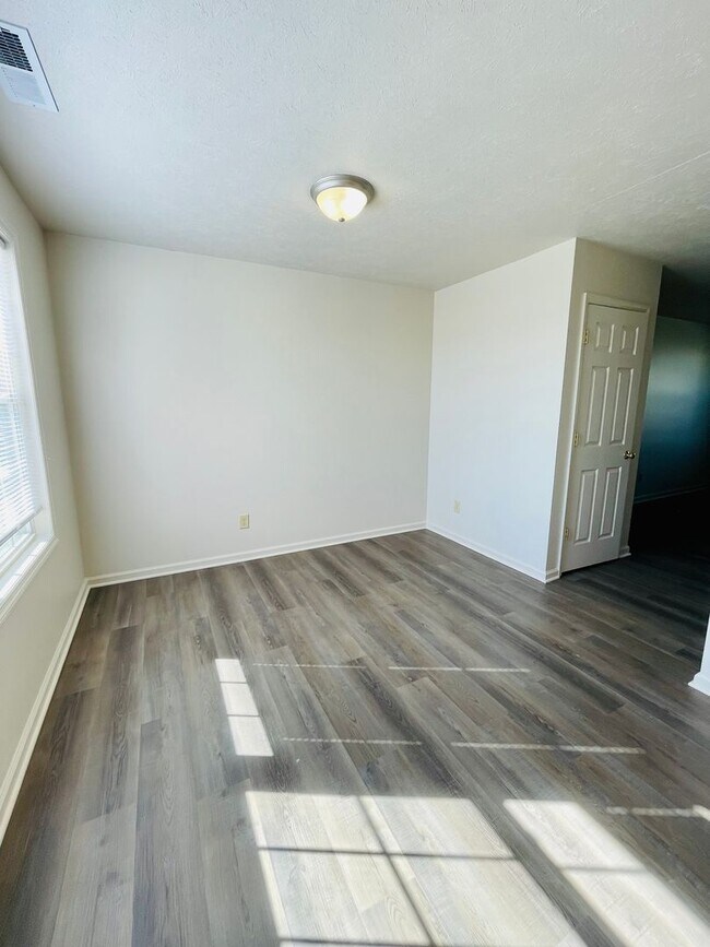 Building Photo - Apartment for Rent in Bridgewater
