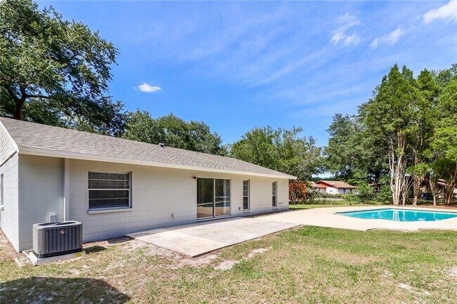 Building Photo - 2289 Crystalview Ct