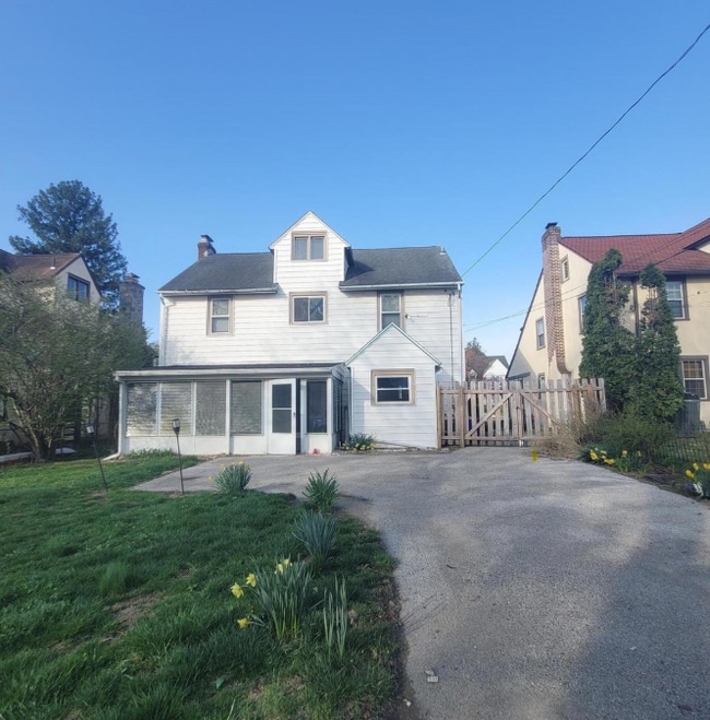 Building Photo - 1005 Drexel Ave