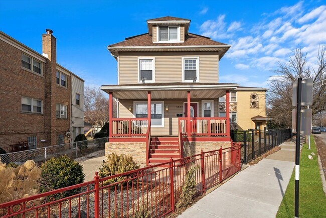 Primary Photo - 3832 N Pulaski Rd