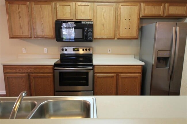 Building Photo - 9600 Magna Carta Loop