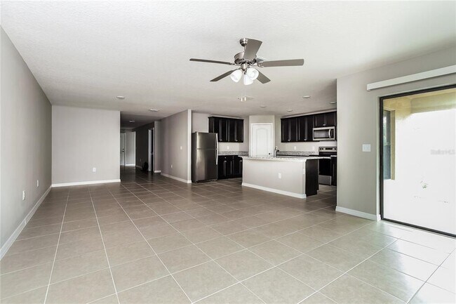 Building Photo - 163 Violet Ct