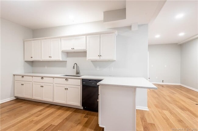 Building Photo - 55 Cider Mill Ln