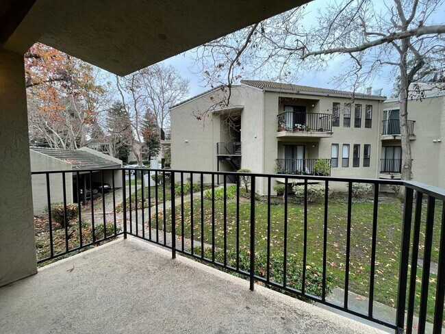 Building Photo - 1910 Barrymore Common #A, Fremont, CA 94538