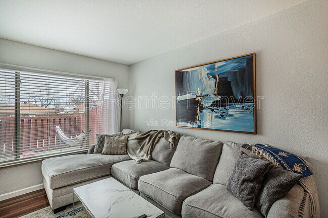 Building Photo - 2424 W 35th Ave