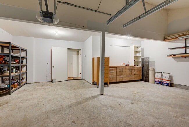 Building Photo - 3 Bedroom Condo on West Beach Bluffs