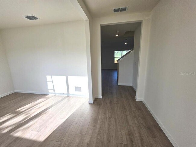 Building Photo - 1025 Champion Ridge Dr