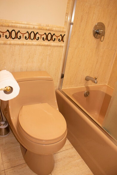 2nd full bathroom - 49 Amethyst Way