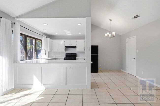 Building Photo - 8912 Hunters Trace