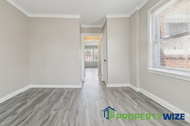 Building Photo - 811 Stoll St