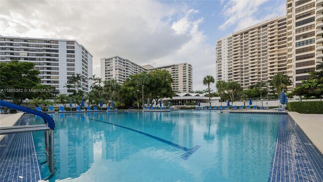 Building Photo - 600 Three Islands Boulevard