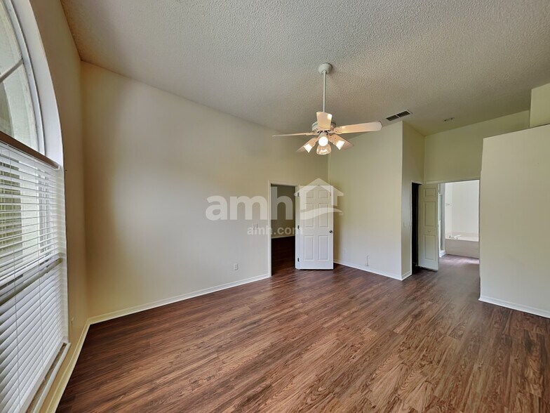 Building Photo - 12636 Enclave Dr