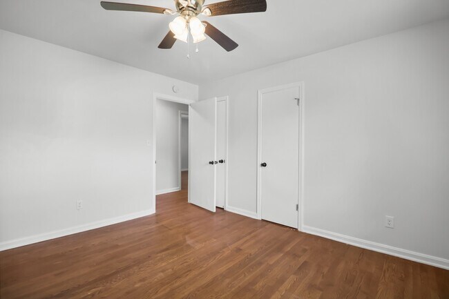 Building Photo - 10 Lexington Dr