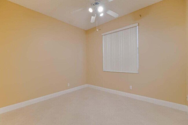 Building Photo - 7227 Chesapeake Cir