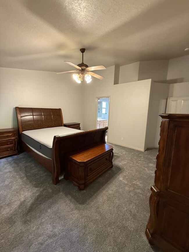 Building Photo - Partially Furnished 3 Bedroom Home with Co...