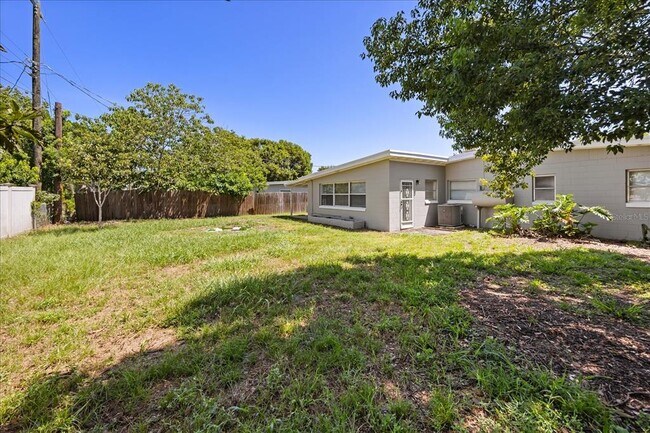Building Photo - 1849 Viburnum Ln