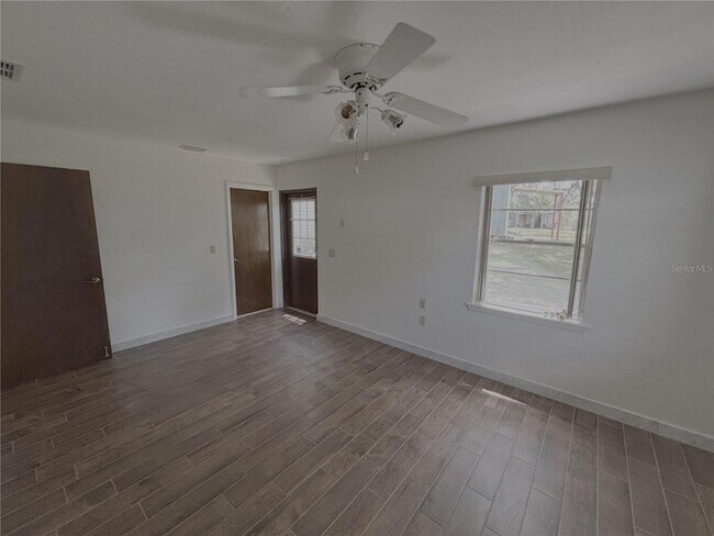 Building Photo - 6350 NE 86th Ave
