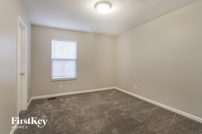 Building Photo - 757 Kingston Cir