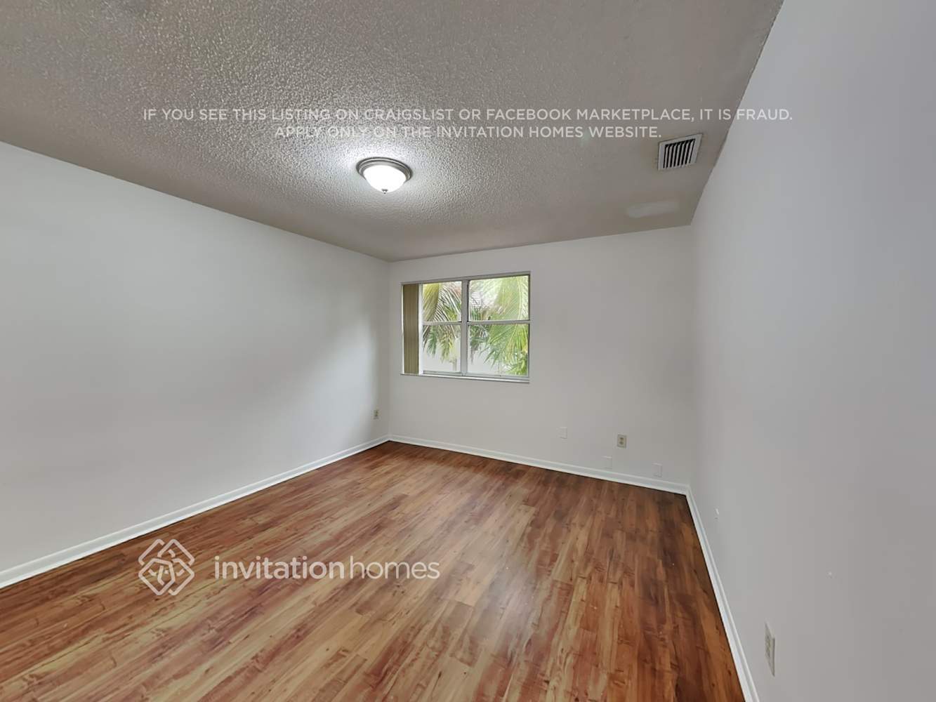 Building Photo - 9912 NW 9th Ct
