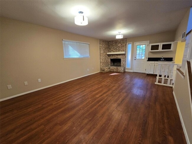Building Photo - 604 Quail Creek Dr