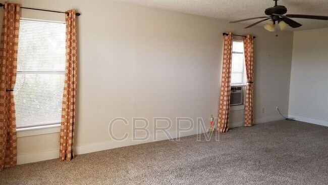 Building Photo - 3507 E 19th St