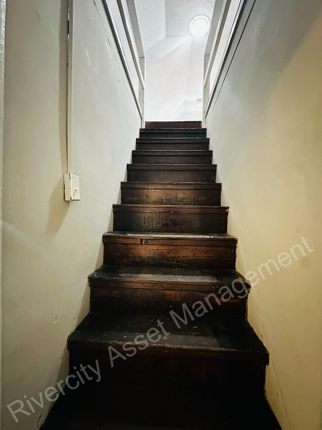 Building Photo - 1009 McEvers Rd