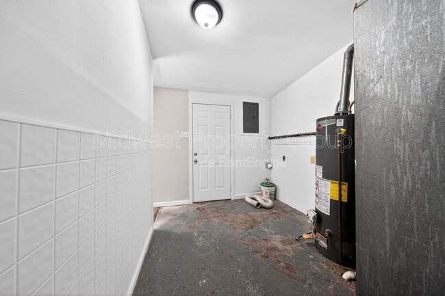 Building Photo - 8310 Sagewood Ln