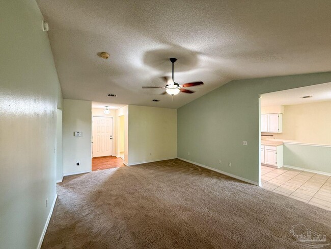 Building Photo - 10609 Creek Ridge Dr