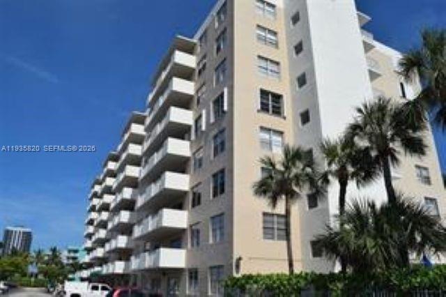 Building Photo - 1455 N Treasure Dr