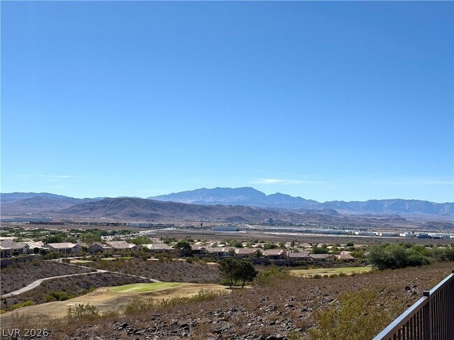Building Photo - 2875 Scotts Valley Dr