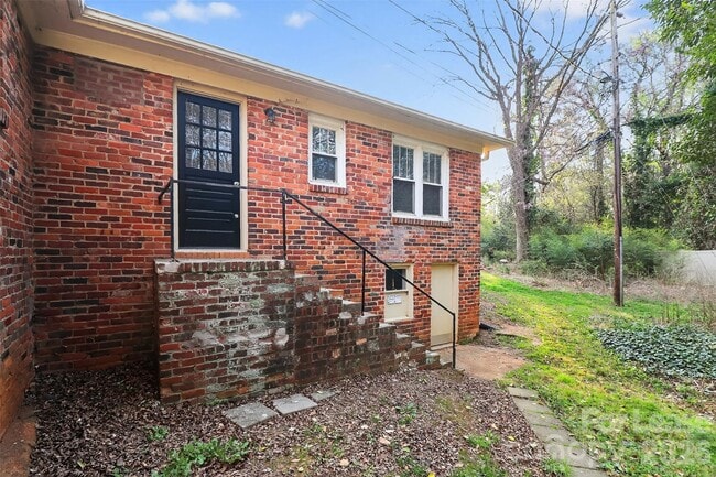 Building Photo - 4230 Castleton Rd