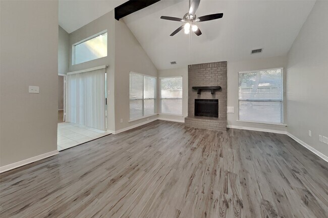 Building Photo - 22 S Rain Forest Ct