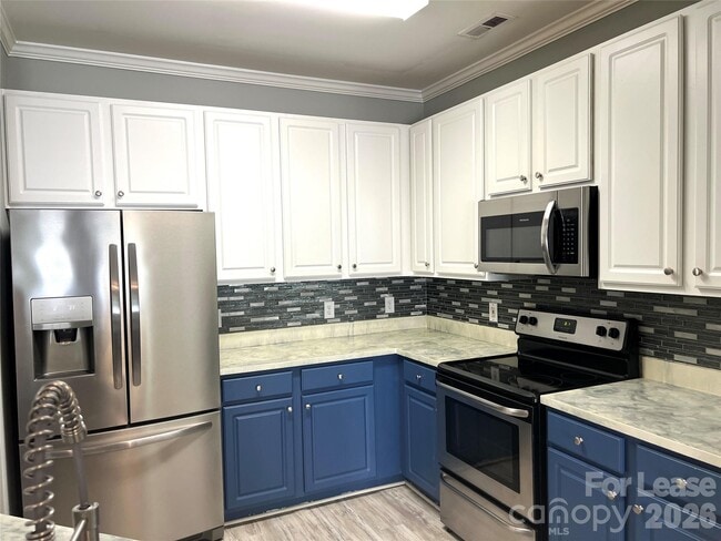 Building Photo - 8378 Chaceview Ct