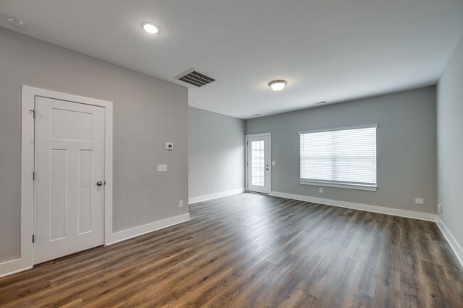 Building Photo - 203 E Frg Ct