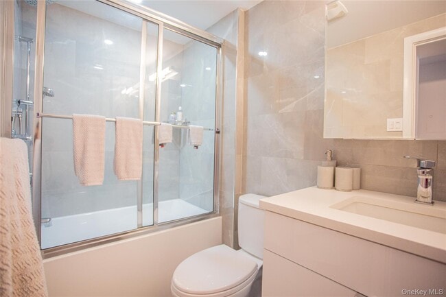 Building Photo - 230 W Broadway