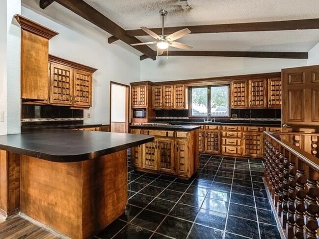 Building Photo - 4203 W 3rd St